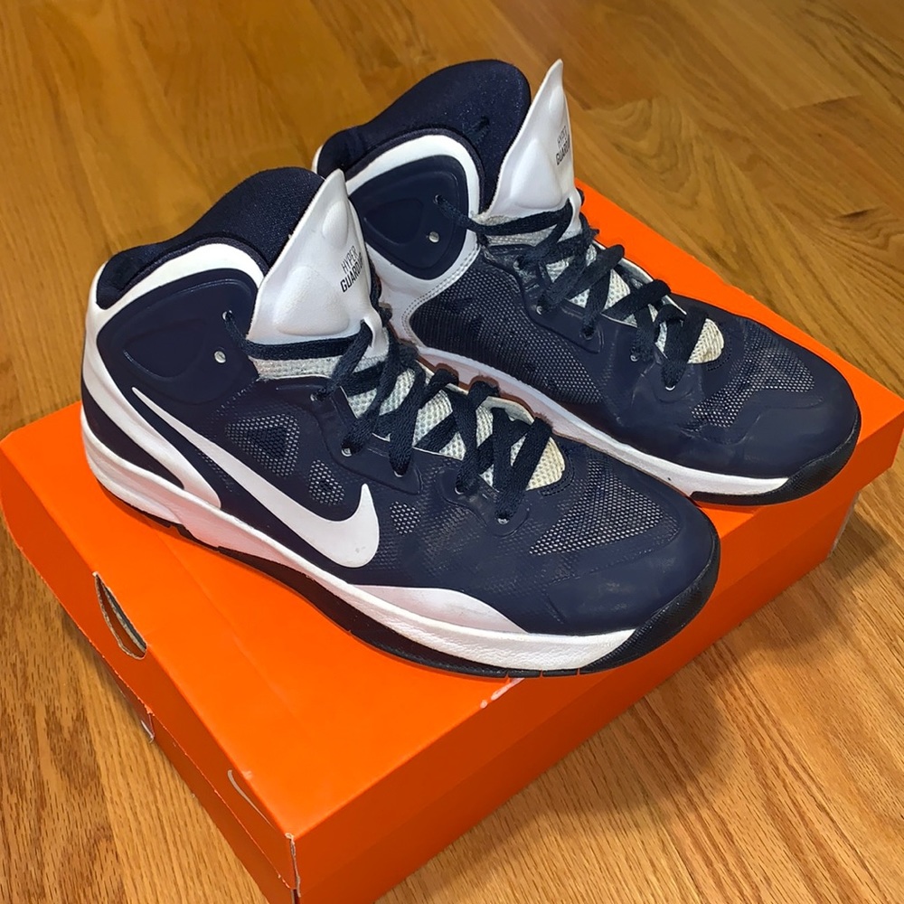 Nike Hyper Guard Up GP Size 6.5Y Navy Basketball
